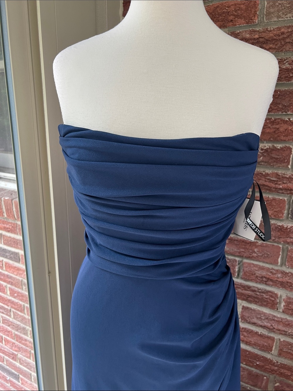 David’s Bridal the Edits Sculptured Strapless Slit Gown Size 6 NWT - Picture 5 of 8